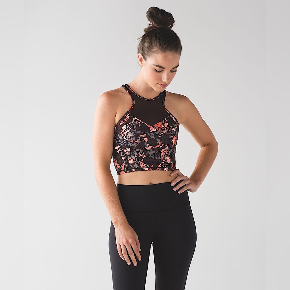 NWOT Lululemon Get It Om Bra 
in Mini Paint Storm.
Size 6. 
New without tags.